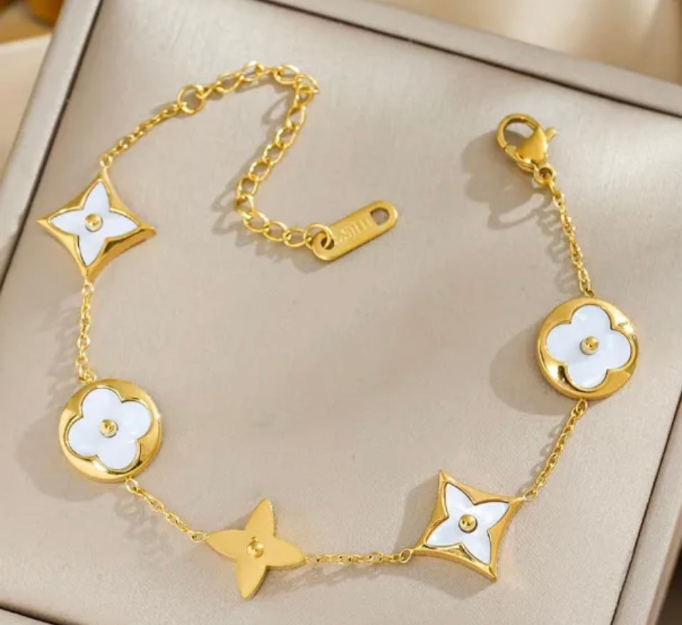 Pulsera de acero de inoxidable de clover
