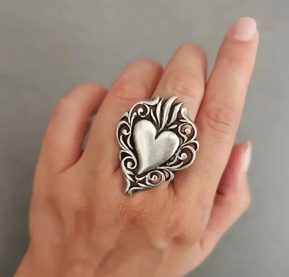 Fashion heart ring