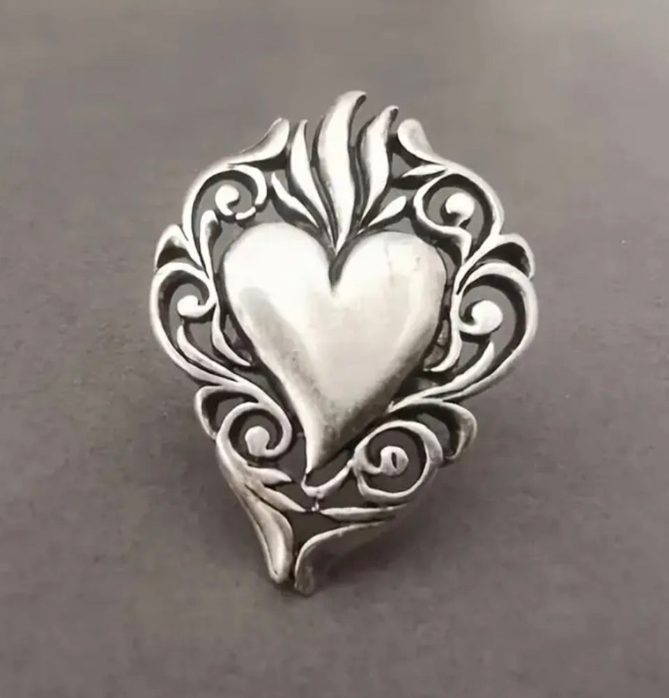 Fashion heart ring