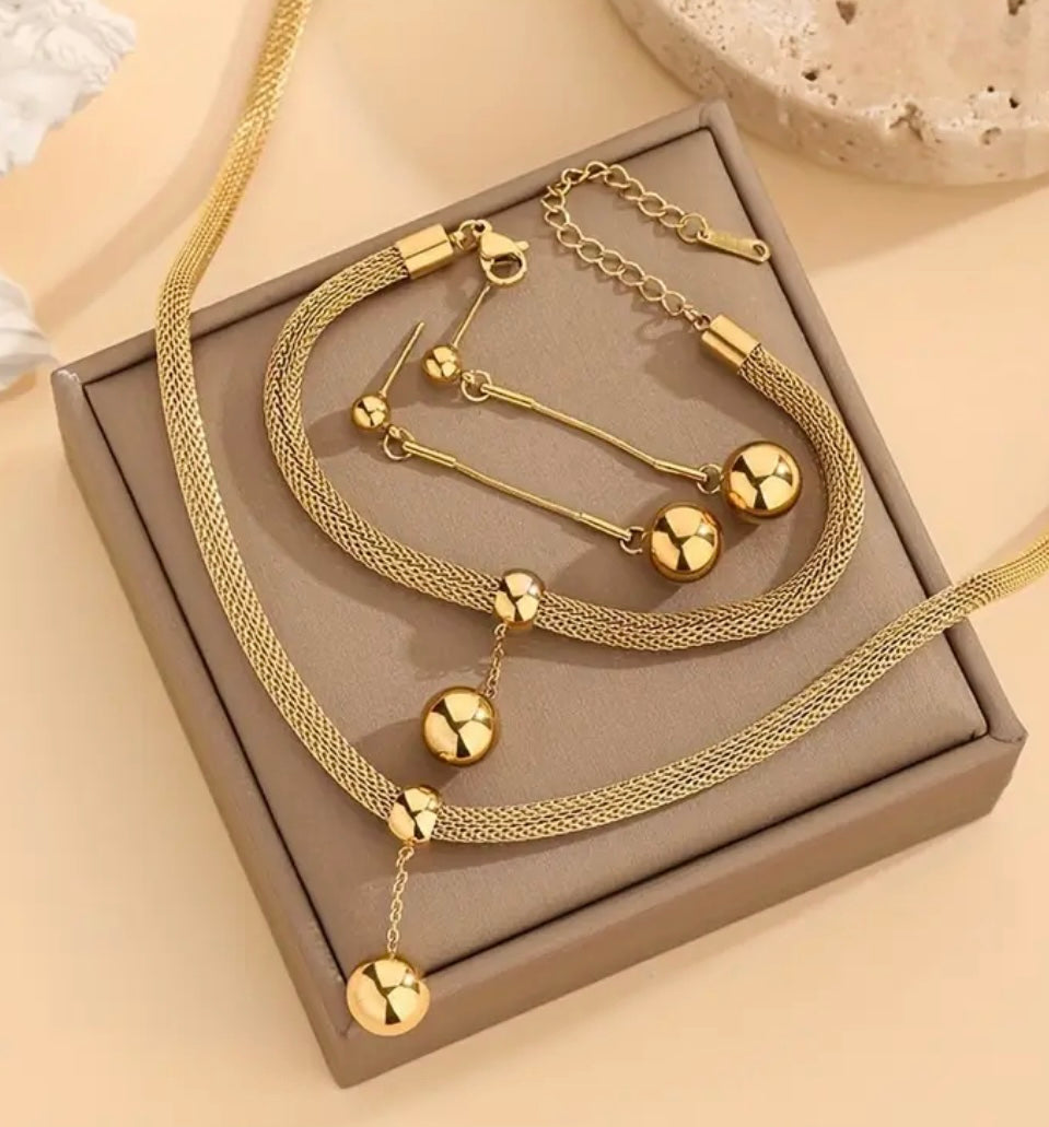 Stainless Steel Necklace with bracelet and earrings