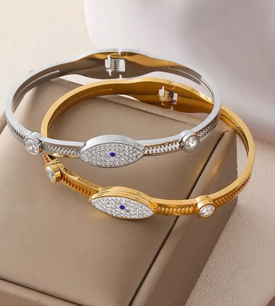 Stainless steel evil eye bracelet