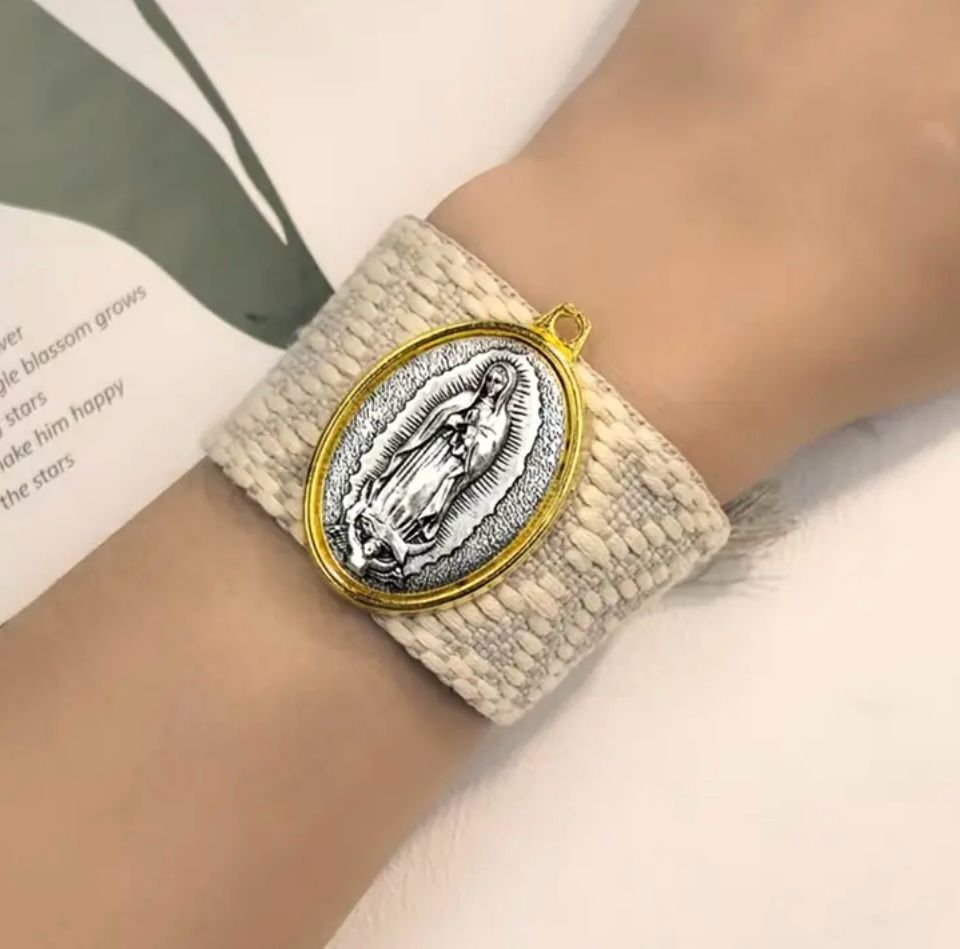 Lady Guadalupe Boho-Chic bracelet