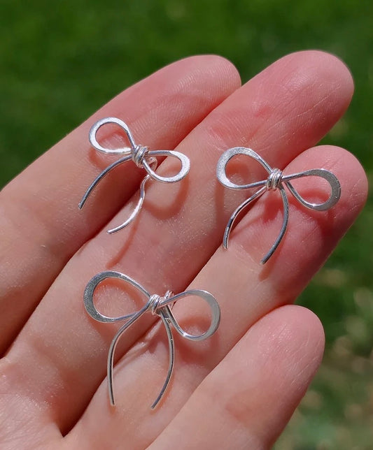 .925 Sterling silver bow pendant and earrings set