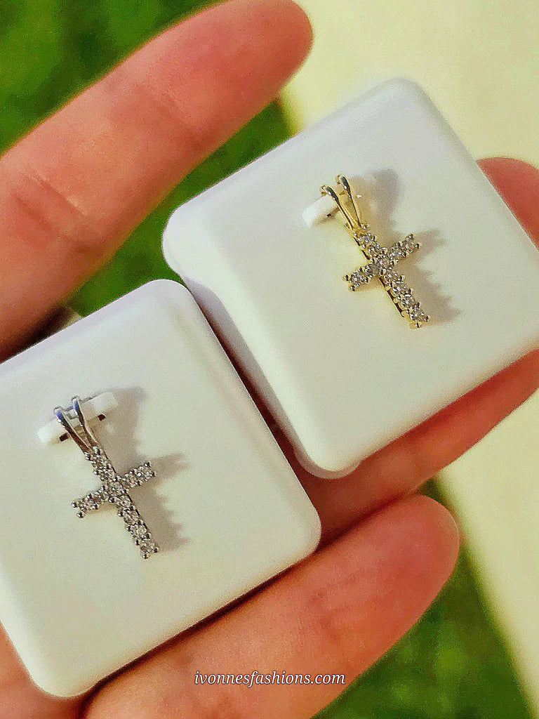 .925 Sterling silver cross CZ pendant