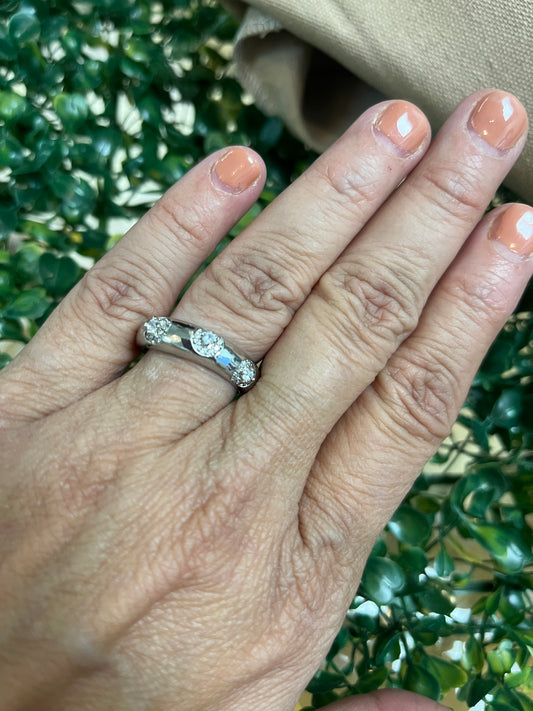 18 K cz ring adjustable