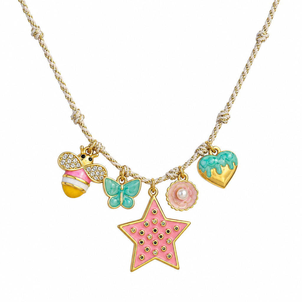 Collar Star sobre fondo blanco