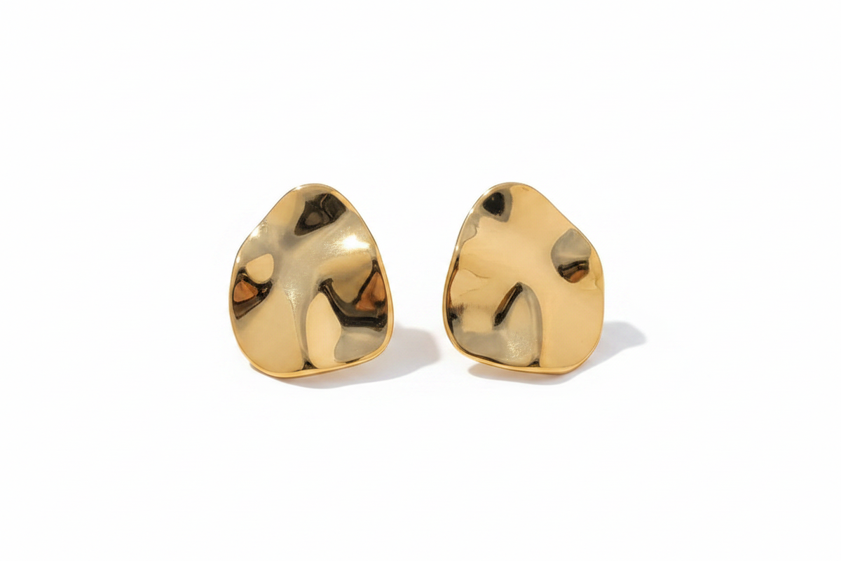 Minimalist organic stud